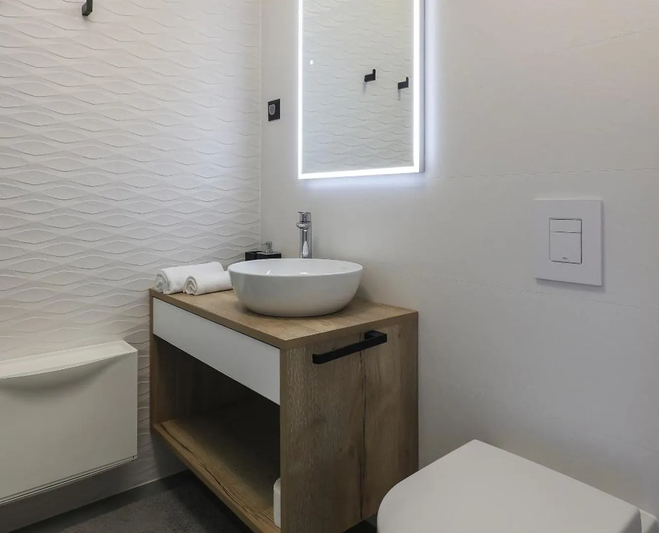 Luxury Twin Apartments Οπατία